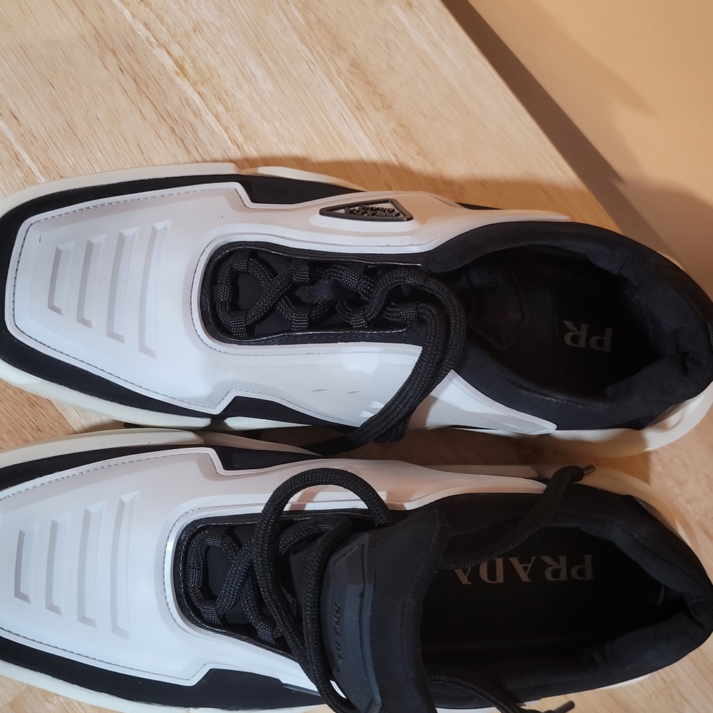 Shoes - Picture 5 of 6